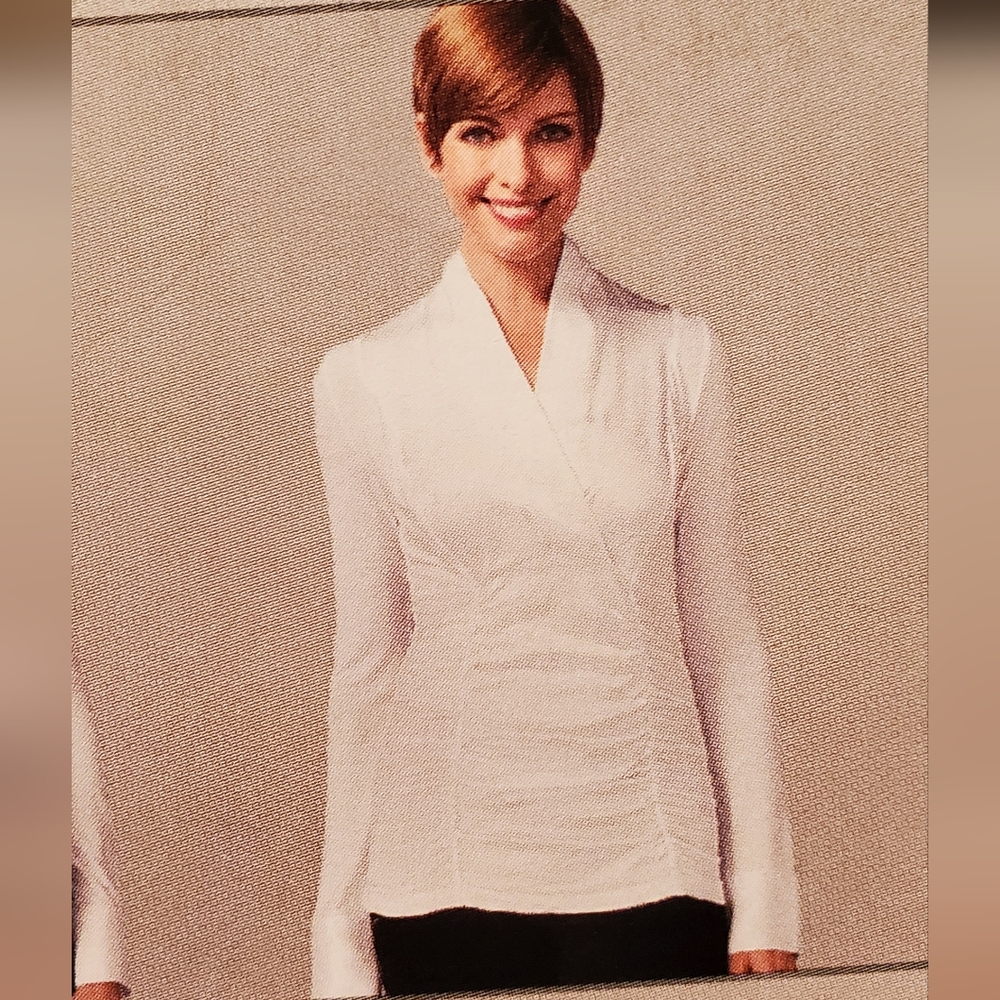 CAbi style#574 the Boss Tee sz Med white